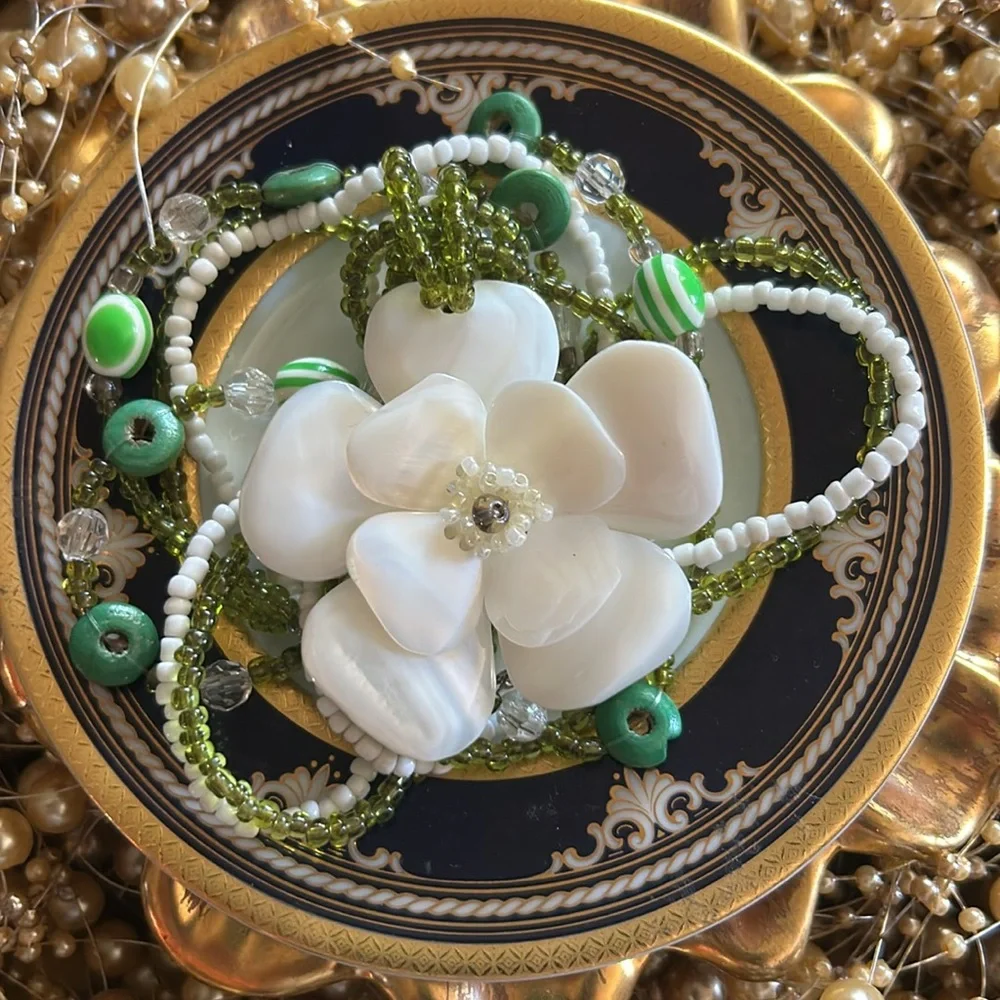 Green Beaded & Mother-of-Pearl Flower Pendant Necklace